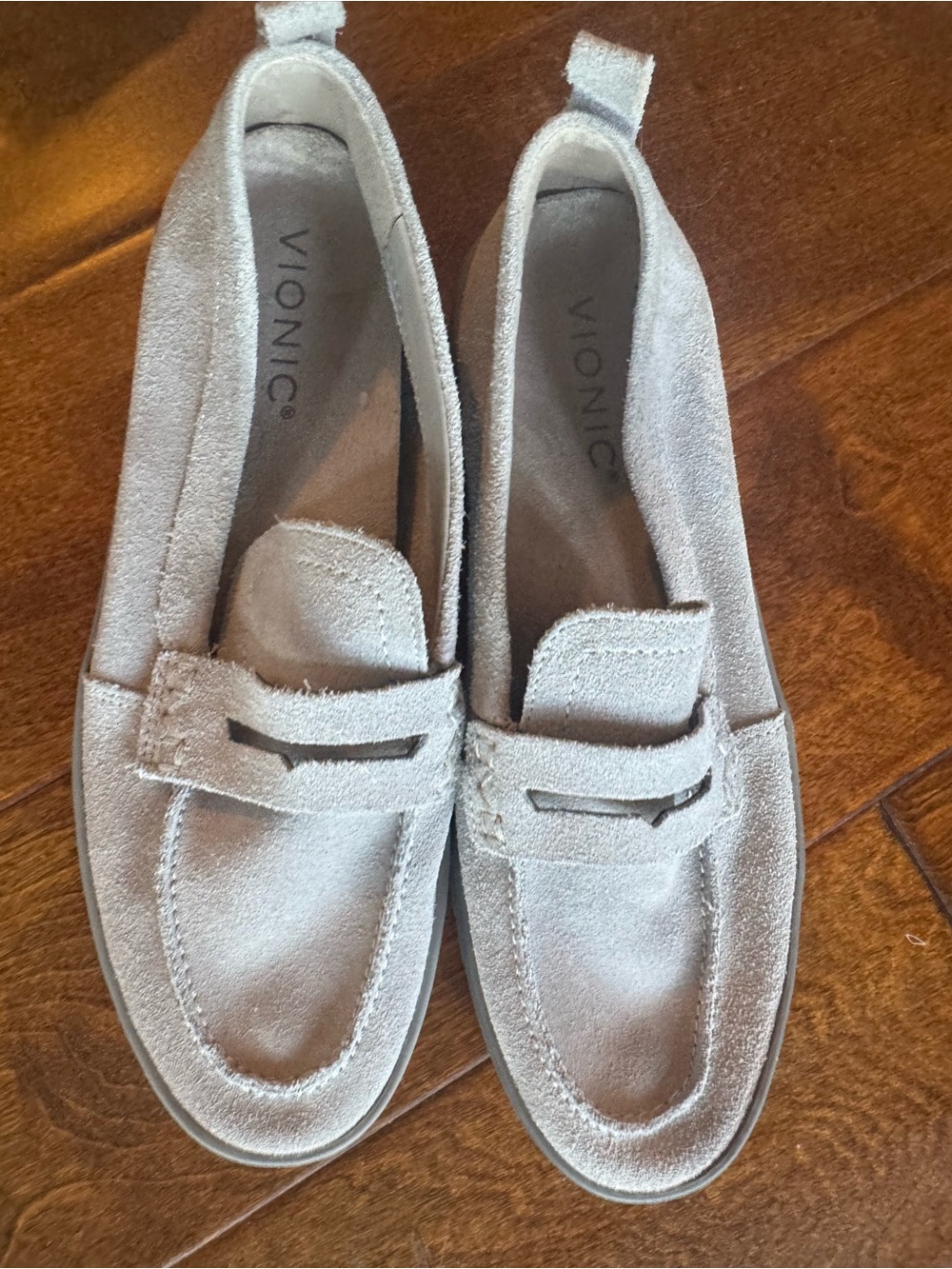 Vionic women’s 7.5 Grey loafers with Arch Support